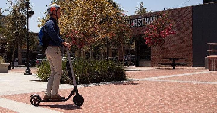 Produktbild Segway-Ninebot KickScooter ES2 (25 km/h, 25 km, 300 W)