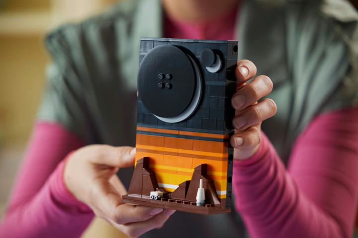 Actual product image LEGO Ideas - Stories from the Space Age (21340, LEGO Ideas, LEGO Rare Sets)