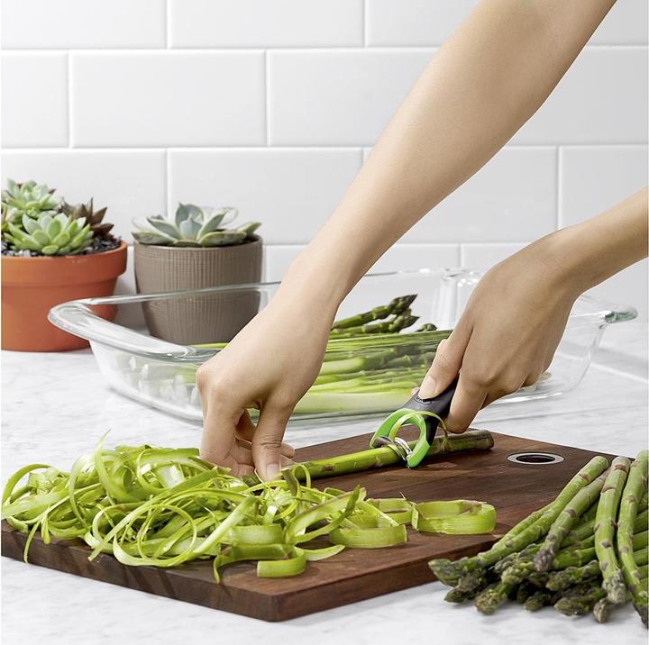 Produktbild OXO GG Spargel Schäler