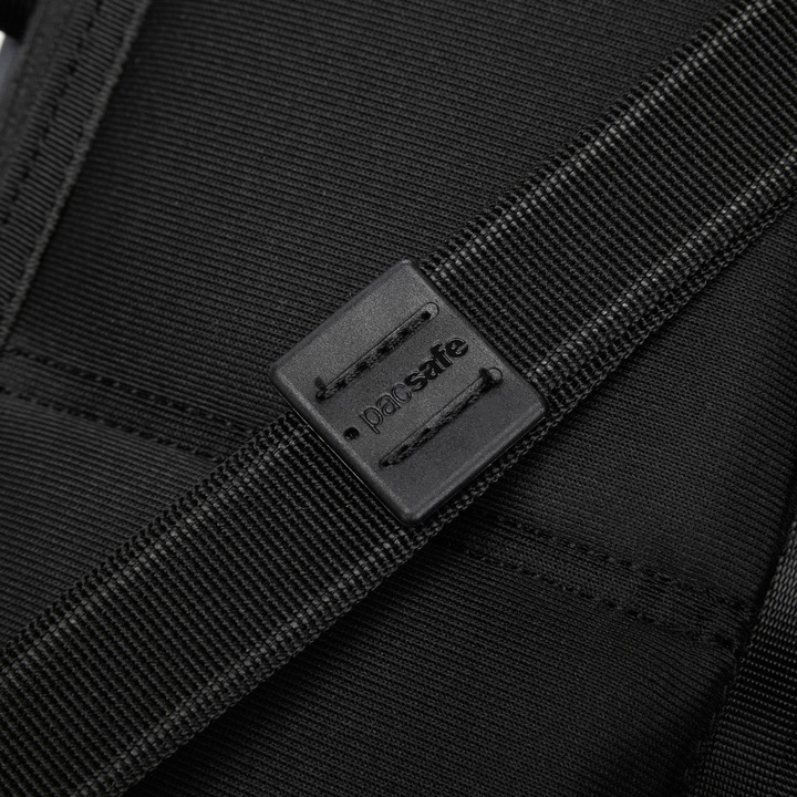 Actual product image Pacsafe Metrosafe X Rucksack 44 cm Laptopfach (20 l)