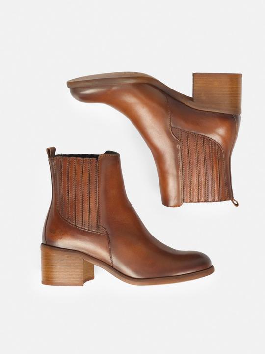 Actual product image Felmini MIRA D947 Elegant ankle boot with a low heel, made from soft leather. These stylish s (41)