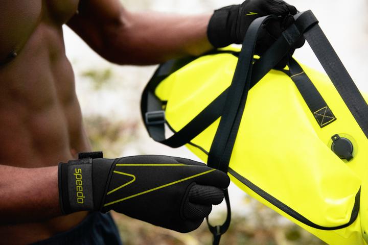 Actual product image Speedo Tow Float with Dry bag