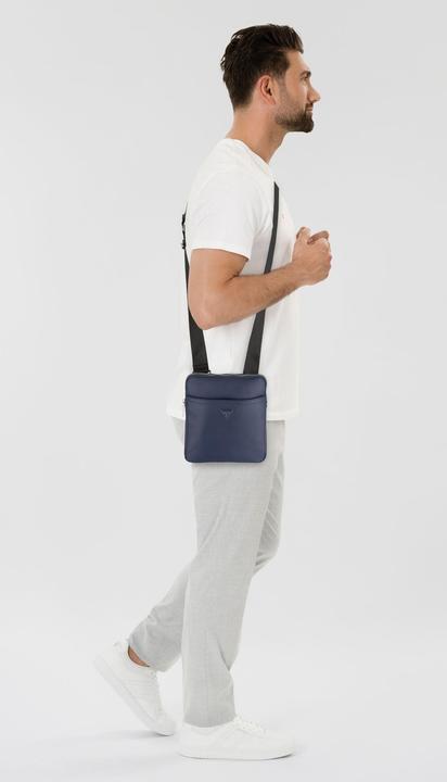 Actual product image Guess Certosa shoulder bag 20 cm