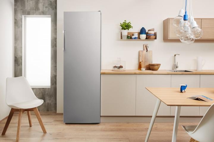 Produktbild Indesit Chłodziarka SI62SEU (323 l)