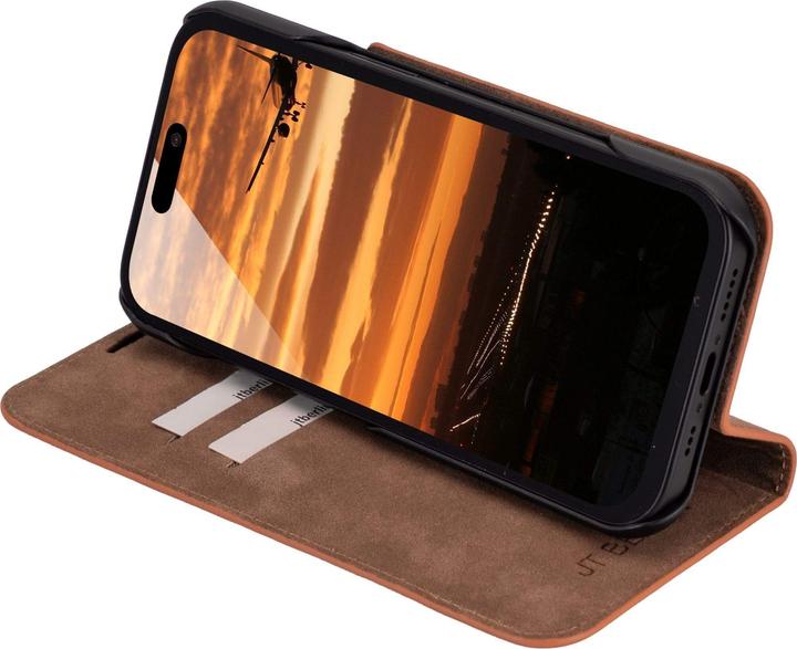 Actual product image JT Berlin Genuine leather BookCase Tegel for Apple iPhone 17 cognac (Apple iPhone 17)