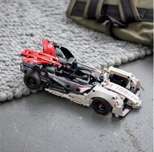 Produktbild LEGO Formula E Porsche 99X Electric (42137, LEGO Technic)