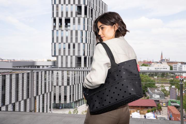 Actual product image reisenthel shopper e1 glossy dots black Set2