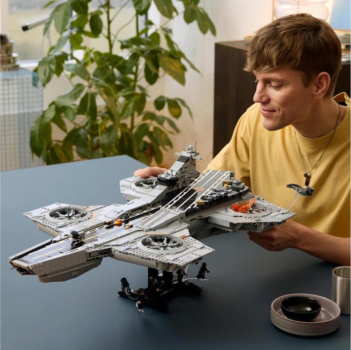 Produktbild LEGO Super Heroes S.H.I.E.L.D.-Helicarrier (76354, LEGO Marvel)