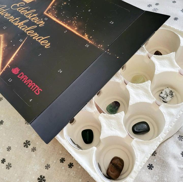 Produktbild Davartis Edelstein-Adventskalender mit Sammelstickern