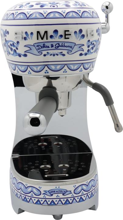 Actual product image Smeg Dolce & Gabbana Espressomachine ECF02DGBEU
