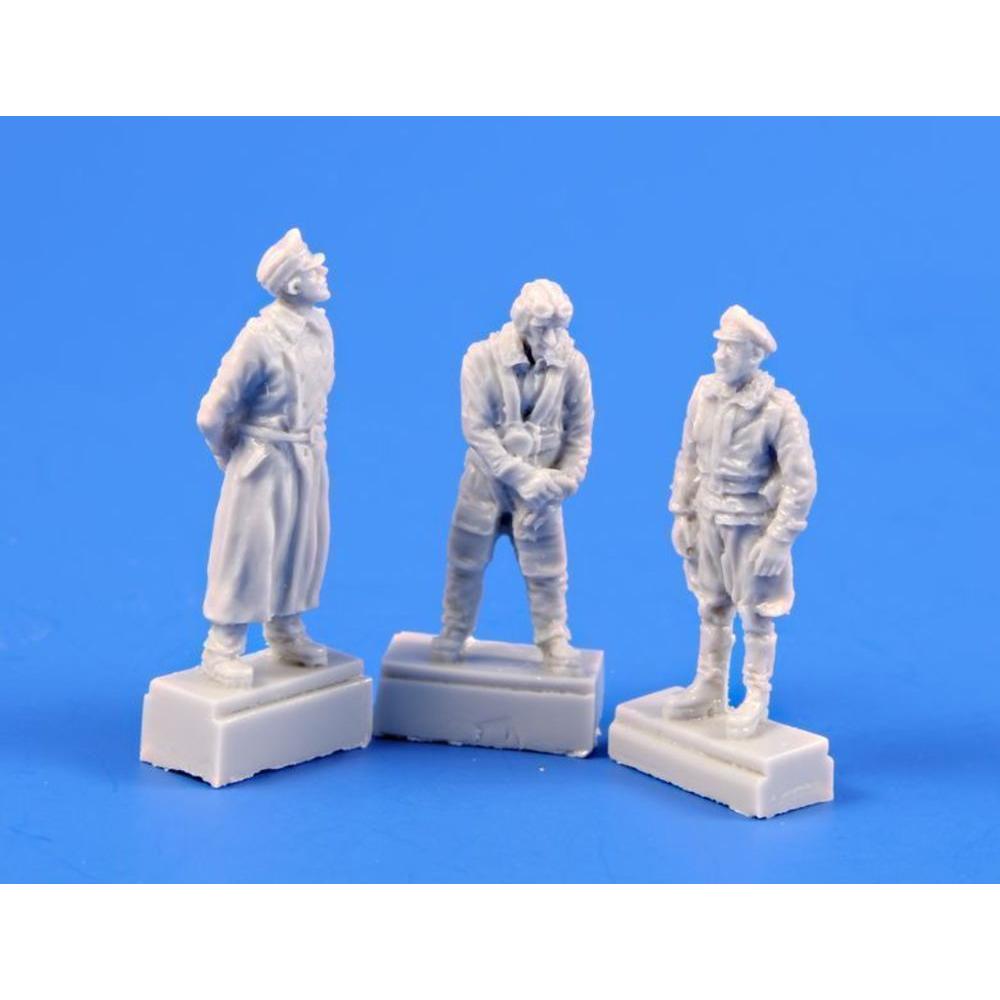 CMK He 162-Three Pilot figures,each i.different gear:Great Coat,Flying Suit,Breeches
