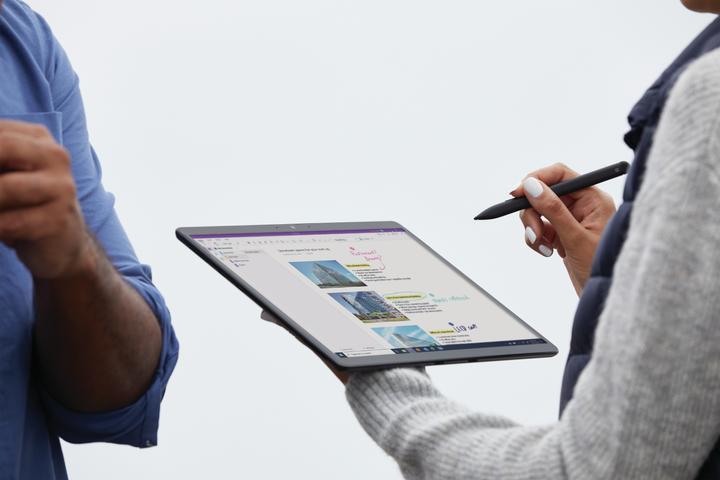 Actual product image Microsoft Surface Pro X (4G, 13", 256 GB, Mat Black)
