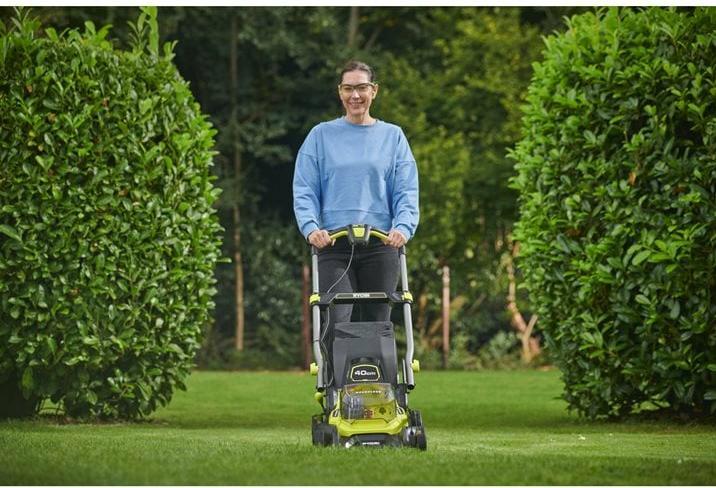 Actual product image Ryobi RY18 lmX40C-150 (Rechargeable battery operated)