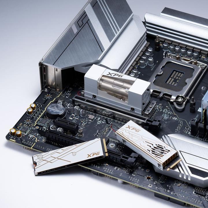 Actual product image Adata XPG MARS 980 Pro (2000 GB, M.2 2280)