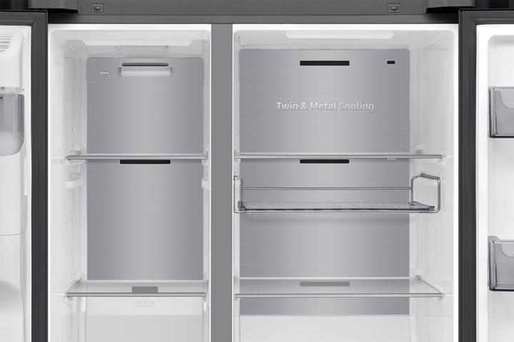 Actual product image Samsung SIDE BY SIDE TANK FAM/HUB (RS90F67BEFEF SW) (614 l)