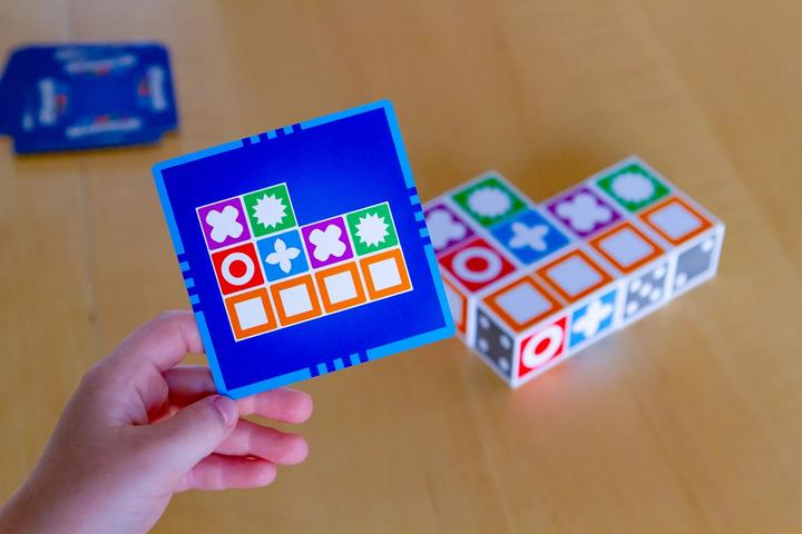 Produktbild Foxmind Crazy Cubes (mult) (Deutsch, Französisch, Italienisch, 1 - 4 Spieler)