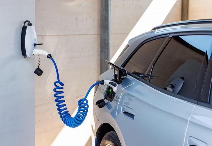 Image du produit As - Schwabe Voiture électrique Câble de charge spiralé Mode 3 Type 2 (Type 2, 3.60 kW, 16 A, 5 m)