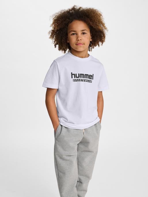 Produktbild hummel hmlJR BASE T-SHIRT S/S (34, 36, 38, 40)
