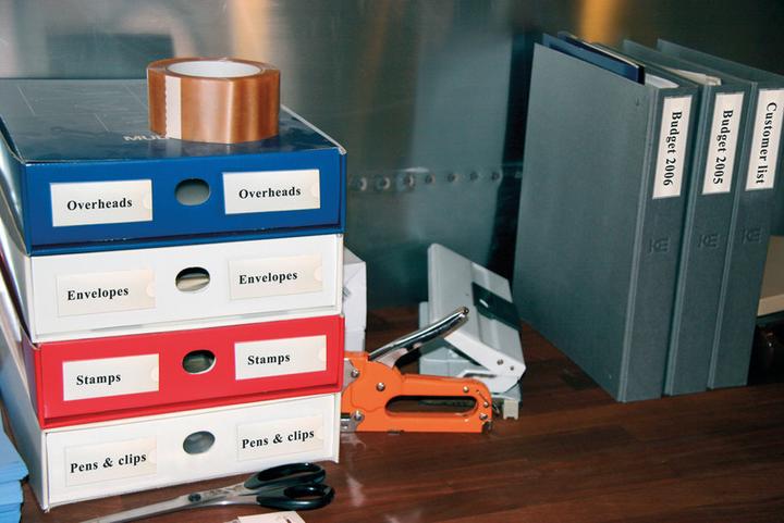 Actual product image Q-Connect Viewing window Label Holders