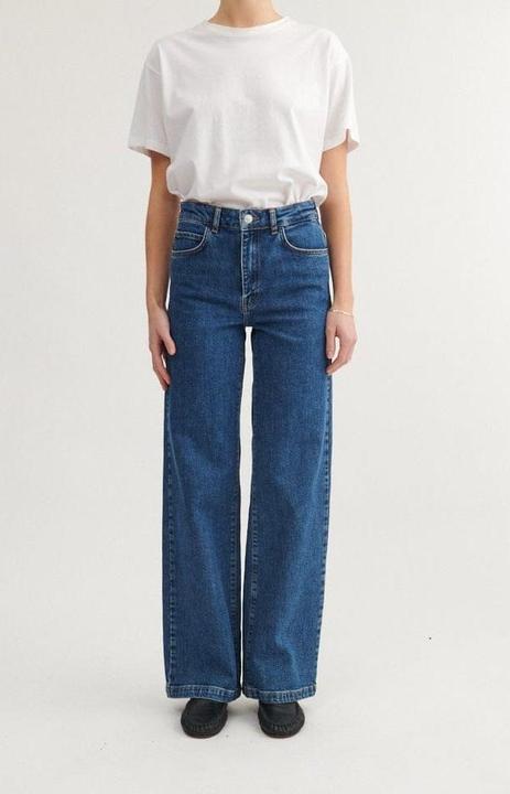Actual product image Basic Apparel W's Enya Mid Blue Jeans (M)
