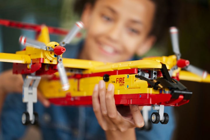 Produktbild LEGO Firefighter Aircraft (42152, LEGO Technic)