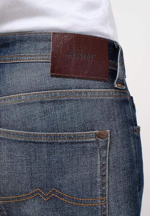 Immagine prodotto Mustang Oregon affusolato a pieghe con risciacquo scuro (W28/L32)