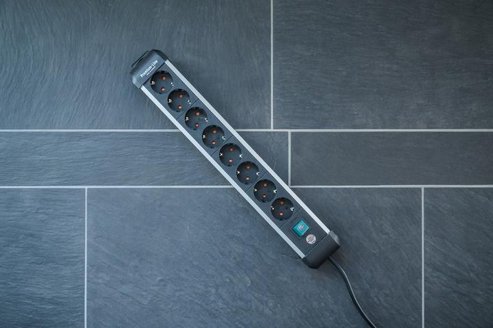Immagine prodotto Brennenstuhl 1391030800 Presa multipla con interruttore contatto di protezione nero-argento 1 pz. (8 x, CEE 7/3, 3 m)