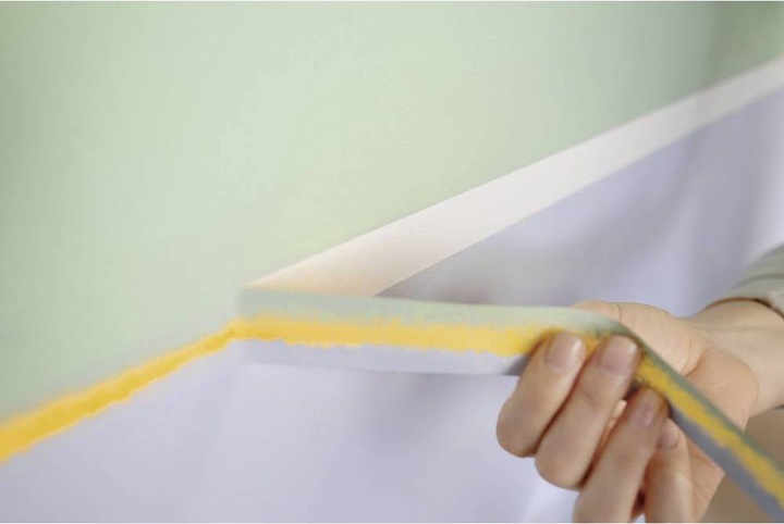 Produktbild tesa Malerkrepp Perfect+, Abdeckklebeband für präzises Abkleben im Innenbereich (30 mm)