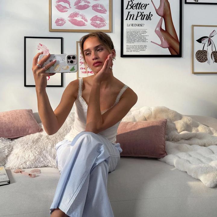 Produktbild Burga Tough Case Apple iPhone 16 Pro - Soft Era (Apple iPhone 16 Pro)