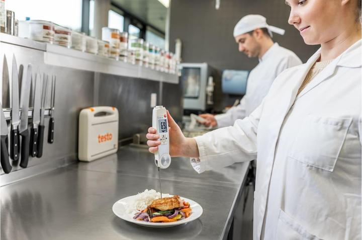 Produktbild Testo 104-IR BT - Infrarot-Einstech-Thermometer mit App-Anbindung
