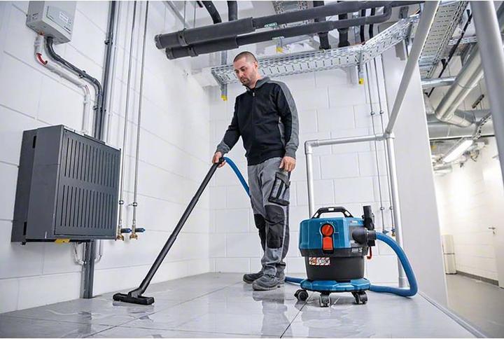 Image du produit Bosch Professional Aspirateur sans fil GAS 18V-12 MC, version Solo (Aspirateur eau et poussière)