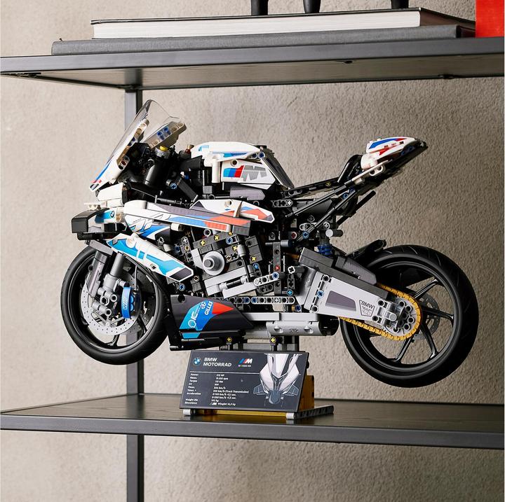 Actual product image LEGO BMW M 1000 RR (42130, LEGO Technic)