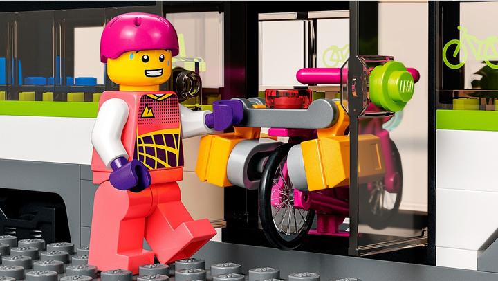 Actual product image LEGO Passenger express train (60337, LEGO City, LEGO Powered UP)