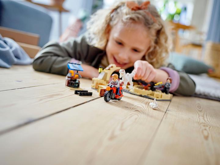 Produktbild LEGO Atrociraptor: Motorradverfolgungsjagd (76945, LEGO Jurassic World)