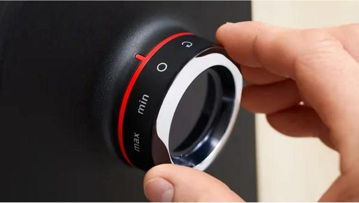 Actual product image Bosch Hausgeräte Serie 6, Fleischwolf, MultiPower Series 6, 2100 W, Schwarz, silver metalic, MFWS650B