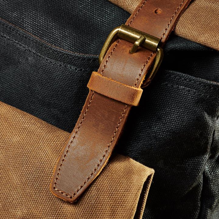 Produktbild Only-Bags.Store Roll Top Backpack, strapazierfähiger Lederrucksack, stilvolle 17in Laptop-Tasche, ästhetische grosse (27 l)