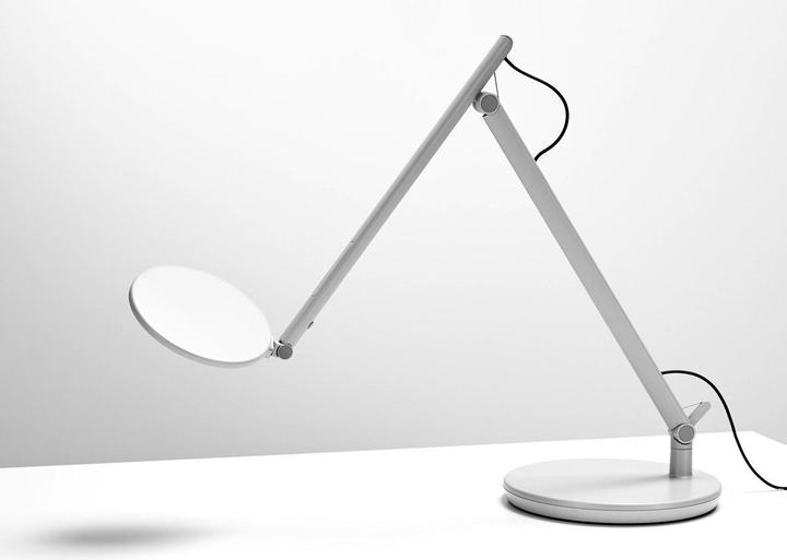 Actual product image Humanscale Nova Light LED Desk Lamp NV3UBW, white