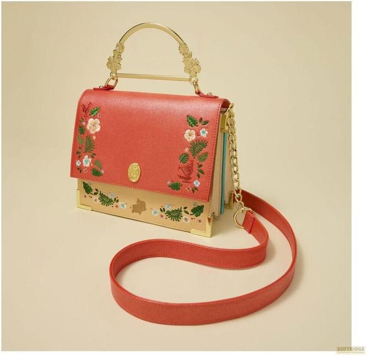 Produktbild Loungefly Disney Vaiana Moana Cinderella shoulder bag