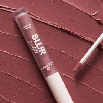Image du produit essence BLUR soufflé matte lip cream rouge à lèvres (06 Parler de l'oreiller)