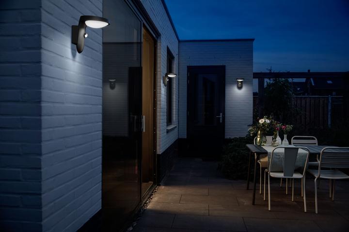 Actual product image Philips Tyla Wall Light 9W (930 lm, IP44)