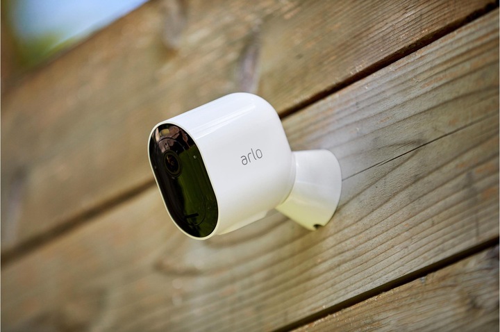 Produktbild Arlo Pro 4 Spotlight Kamera, 4er Set weiss (2688 x 1520 Pixel)