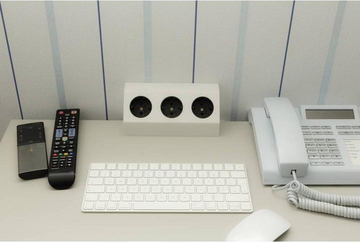 Produktbild Heitronic 500071 Steckdosenleiste ohne Schalter Weiss, Silber 1St. (3x, 1 m)