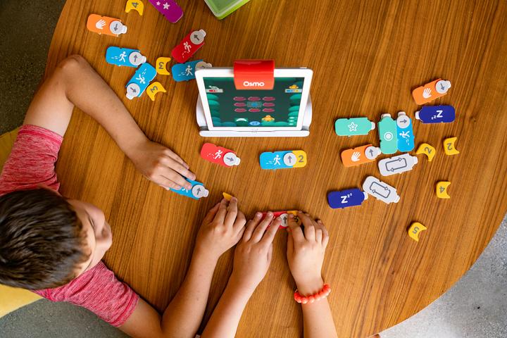 Immagine prodotto Play Osmo Starter Kit di codifica per iPad inclusa la base Osmo (Francese, Inglese)