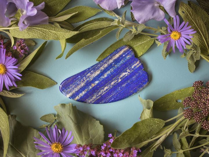Image du produit YÙ Beauty Lapislazuli Gua Sha Beauty Stone