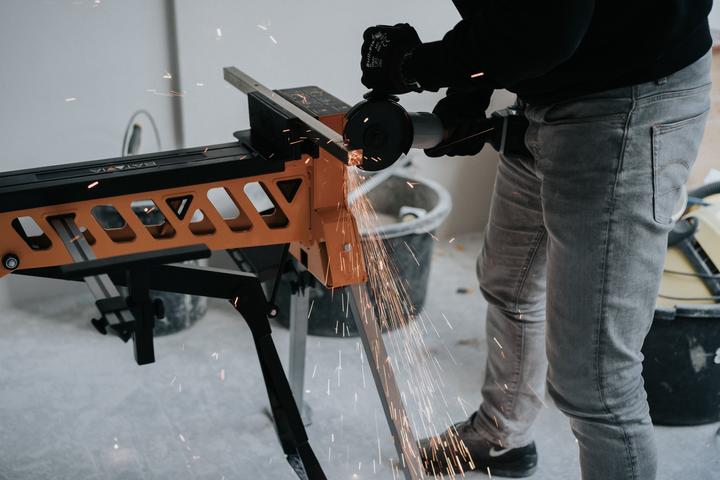 Actual product image Batavia 18V Battery Angle Grinder 7062512 (115 mm)
