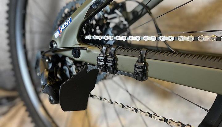 Actual product image Branchy Rear derailleur guard, orange