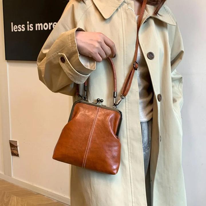 Actual product image Only-Bags.Store Elegante Schloss Umhängetasche Kapazität Retro