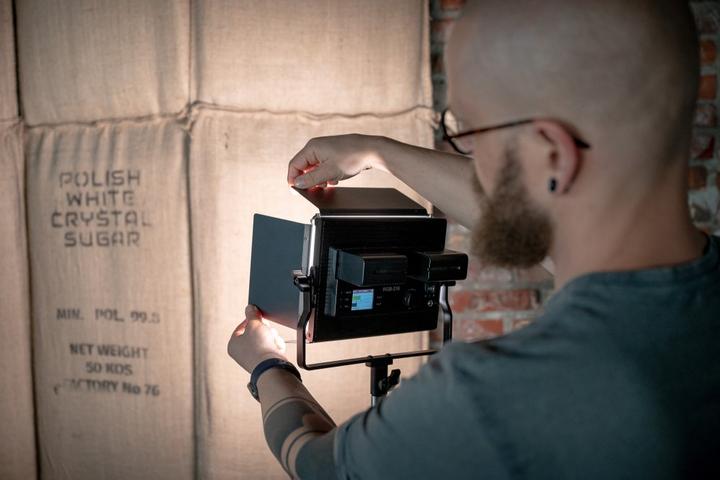 Image du produit Newell Lampe LED RGB Vividha Max (éclairage de studio, Lumière vidéo)