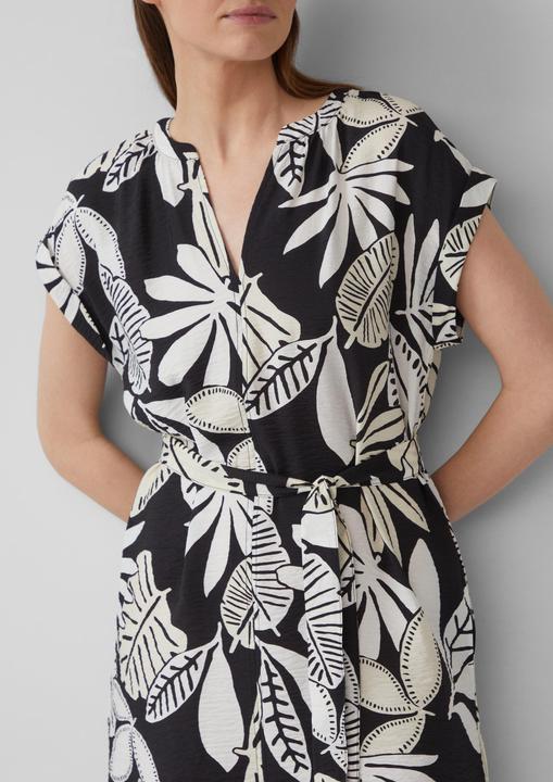 Produktbild S.Oliver Kleid Kurzes Kleid aus Viskosemix im Relaxed Fit (46)