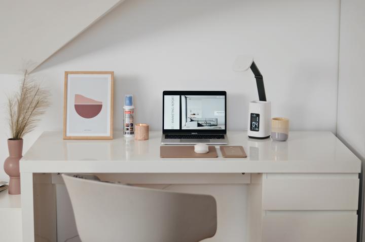 Produktbild Activejet AJE-TECHNIC LED-Schreibtischlampe mit weissem Schirm (200 lm)